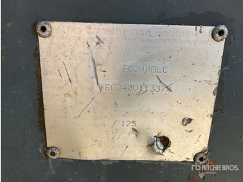 Ekskavator perayap VOLVO EC240BLC