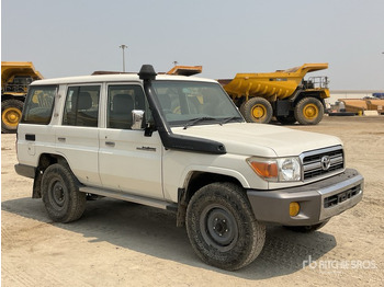Mobil SUV TOYOTA Land Cruiser