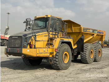 Tempat sampah artikulasi KOMATSU HM400