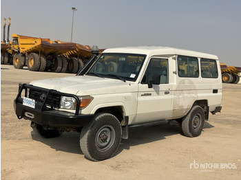 Mobil SUV TOYOTA Land Cruiser