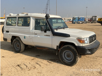 Mobil SUV TOYOTA Land Cruiser