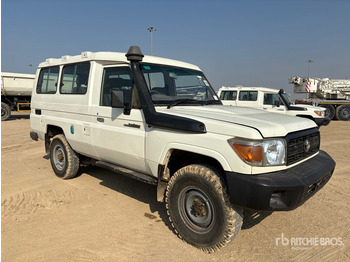 Mobil SUV TOYOTA Land Cruiser