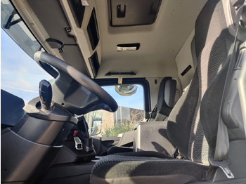 Interior photo 1: Truk tangki MERCEDES Actros
