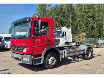 Truk sasis MERCEDES-BENZ Atego 1218