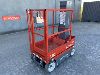 Lift tiang vertikal SKYJACK