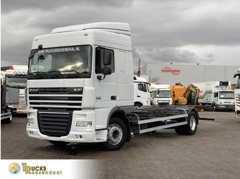 Truk sasis DAF XF 105 460