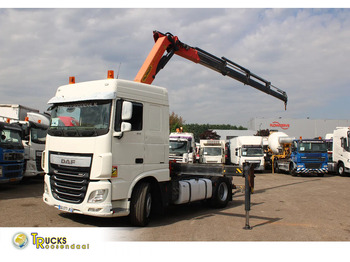 Truk derek DAF XF 106 510