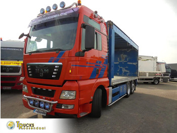 Truk dengan terpal samping MAN TGS 26.440