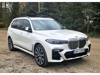 Mobil SUV BMW