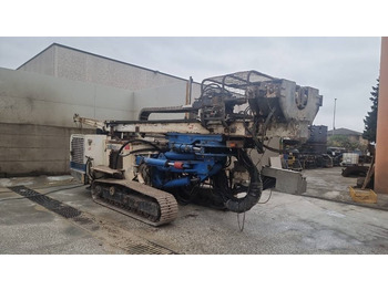 Sopir tumpukan SOILMEC