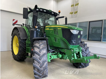 Traktor John Deere 6215R: gambar 2