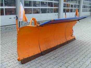 Bajak salju UNIMOG