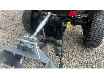 Traktor kota Yanmar YT 235H 4WD Snow Edition med sneplov og spreder: gambar 4