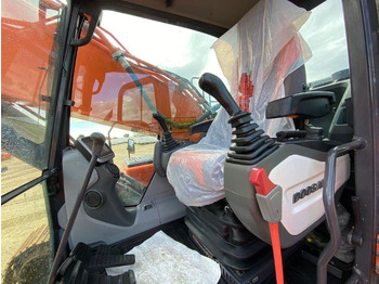 Ekskavator perayap Doosan DX300LC: gambar 5