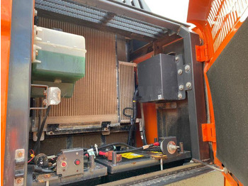 Ekskavator perayap Doosan DX300LC: gambar 4