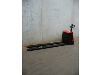 Truk pallet BT LWE 180 2350x570: gambar 2