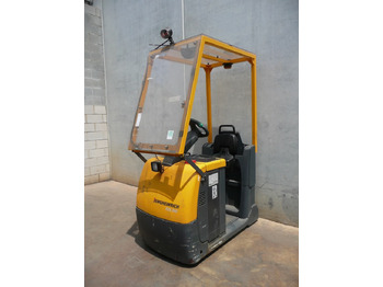 Traktor derek JUNGHEINRICH