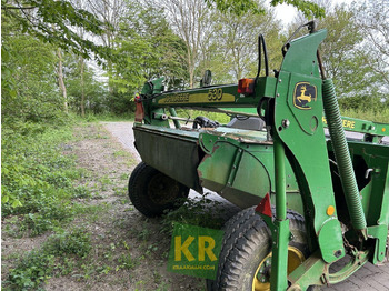 Mesin pemotong padang rumput JOHN DEERE