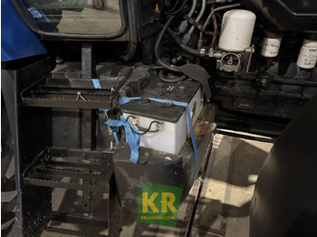 Traktor New Holland TM190: gambar 5 Traktor New Holland TM190: gambar 5