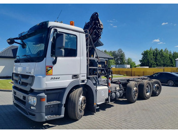 Truk sasis MERCEDES-BENZ Actros 3244