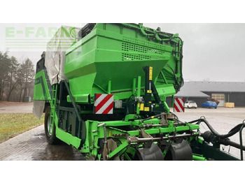 Mesin pemanen kentang AVR