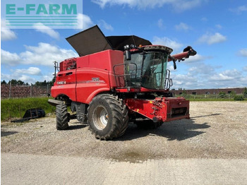 Pemanen gabungan CASE IH
