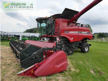 Pemanen gabungan CASE IH