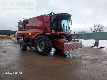 Pemanen gabungan CASE IH