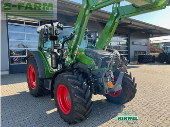 Traktor FENDT 211 Vario