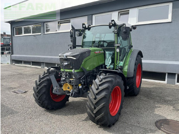 Traktor FENDT 211 Vario