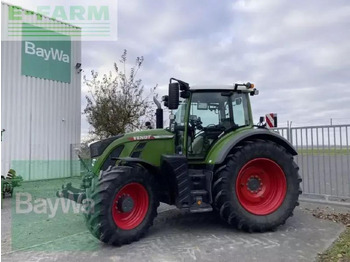 Traktor FENDT 724 Vario