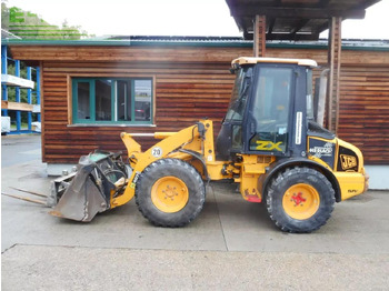 Ekskavator mini JCB 407