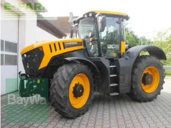 Traktor JCB