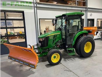 Traktor JOHN DEERE