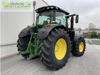 Traktor John Deere 6215r: gambar 2