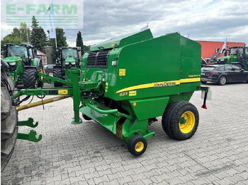 Baler persegi JOHN DEERE