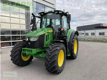 Traktor JOHN DEERE