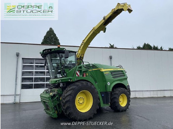 Pemanen hijauan JOHN DEERE 8400