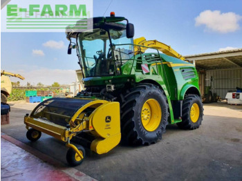 Pemanen hijauan JOHN DEERE 8600