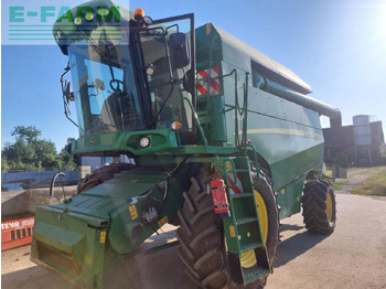 Pemanen gabungan JOHN DEERE W440