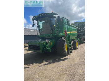 Pemanen gabungan JOHN DEERE T670