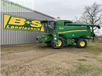 Pemanen gabungan JOHN DEERE W660