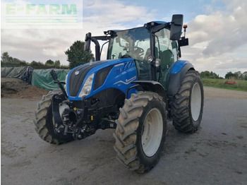 Traktor NEW HOLLAND T5