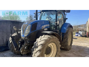 Traktor NEW HOLLAND T7.200