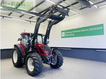 Traktor VALTRA