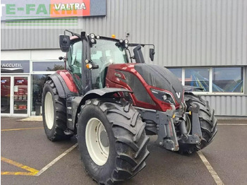 Traktor VALTRA T214