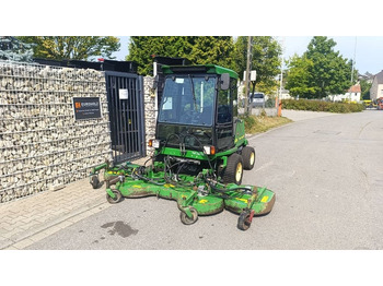 Mesin pemotong padang rumput JOHN DEERE