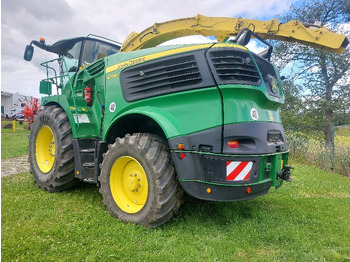 Mesin pemanen JOHN DEERE