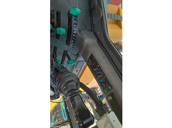 Traktor CN 071 QD - RENAULT TEMIS 610X - 2004 - H3922EA3921365: gambar 5