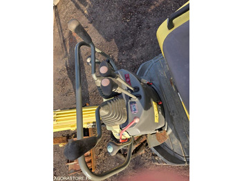 Ekskavator mini MINI-PELLE YANMAR VIO 10 - 2004 - 1952 HEURES: gambar 5 Ekskavator mini MINI-PELLE YANMAR VIO 10 - 2004 - 1952 HEURES: gambar 5